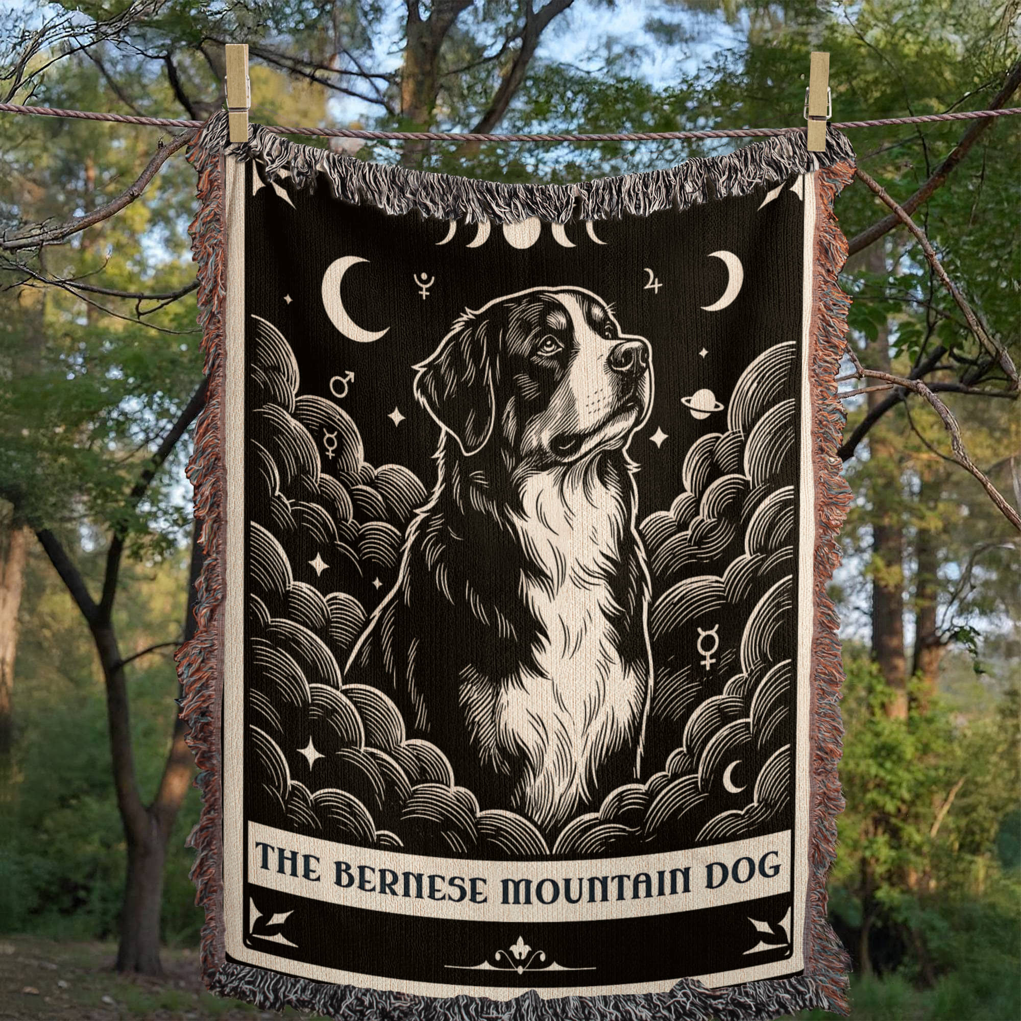 🐾 Woven Blanket Tarot Card - Bernese Mountain Dog - Black & White