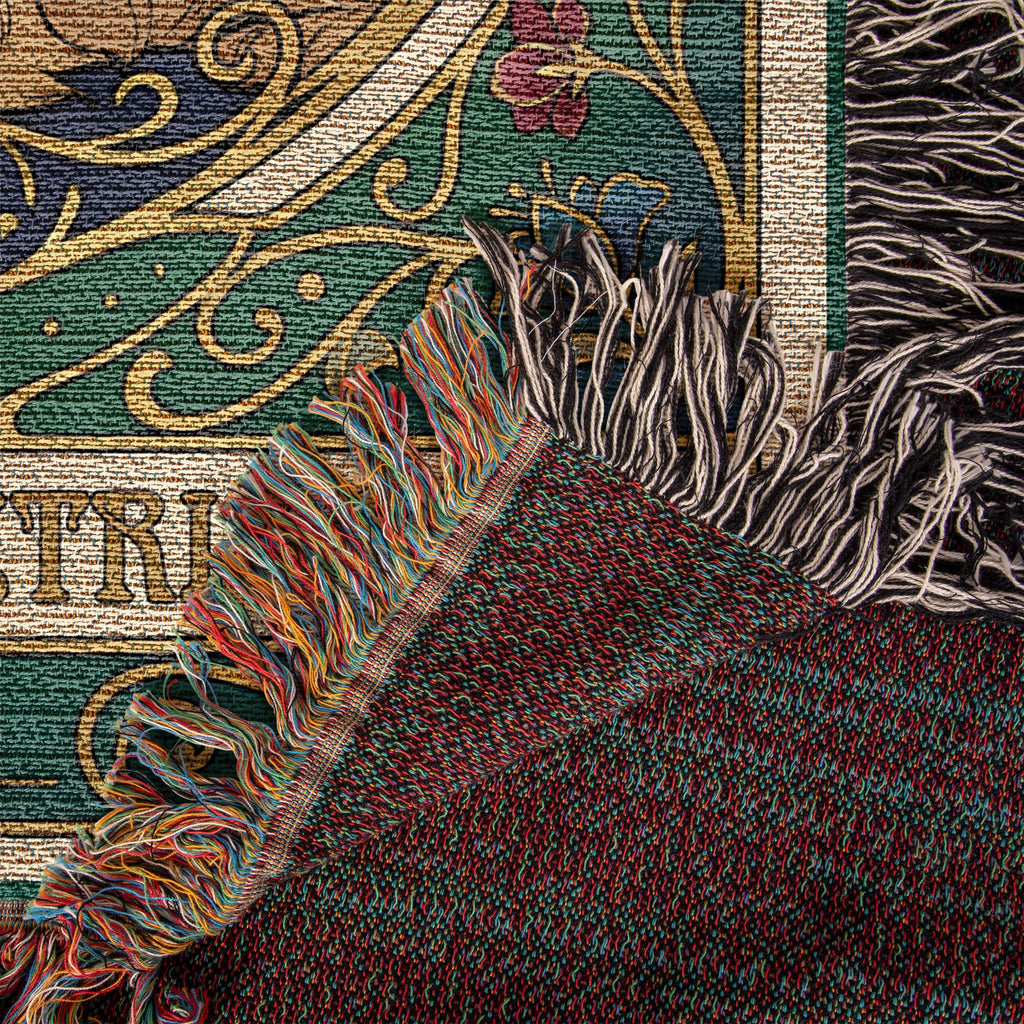 🐾 Woven Blanket Tarot Card - Golden retriever golden with red flowers