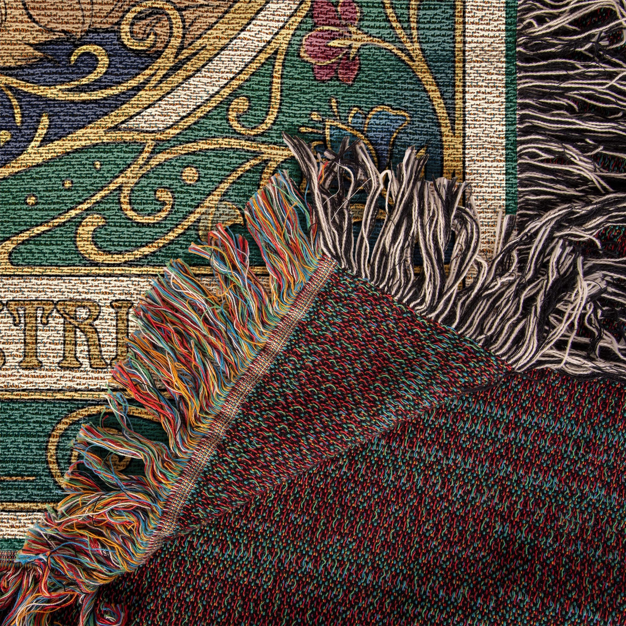 🐾 Woven Blanket Tarot Card - Golden retriever golden with red flowers